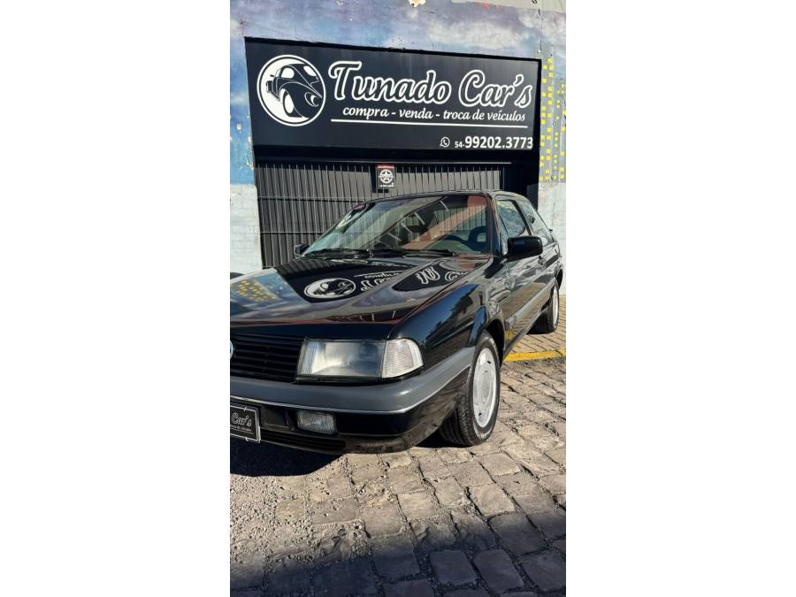 VOLKSWAGEN - SANTANA - 1993/1993 - Preta - Sob Consulta
