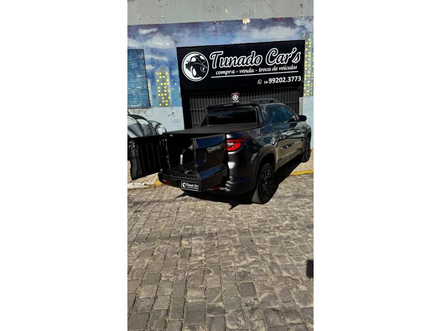 FIAT - TORO - 2022/2023 - Preta - R$ 141.900,00