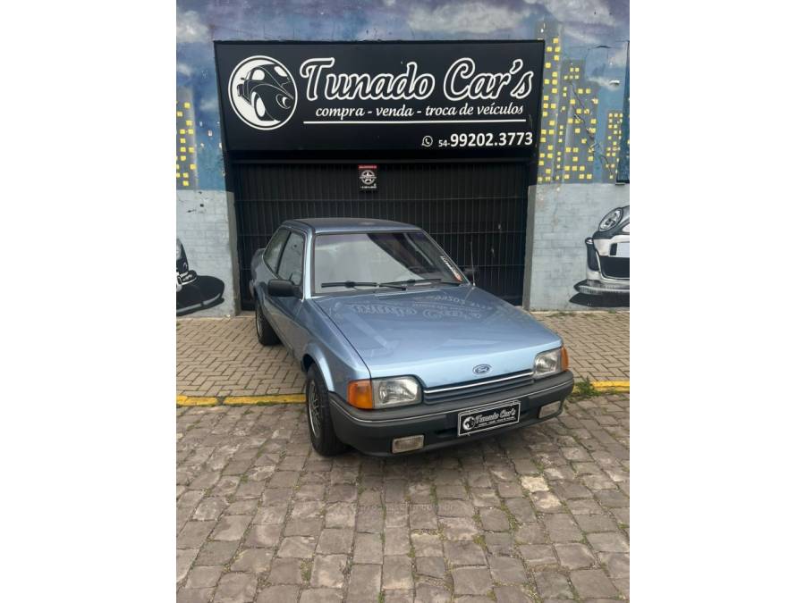 FORD - VERONA - 1991/1992 - Azul - R$ 17.900,00