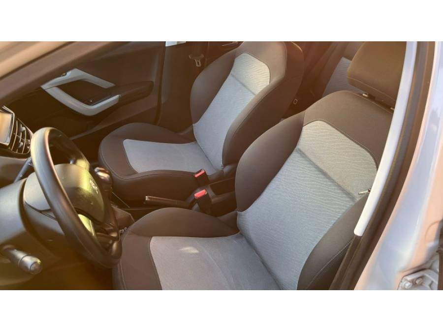 PEUGEOT - 208 - 2013/2014 - Branca - R$ 38.900,00