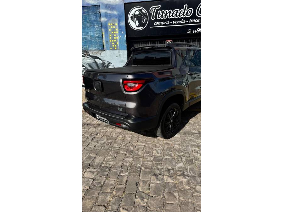 FIAT - TORO - 2022/2023 - Preta - R$ 141.900,00
