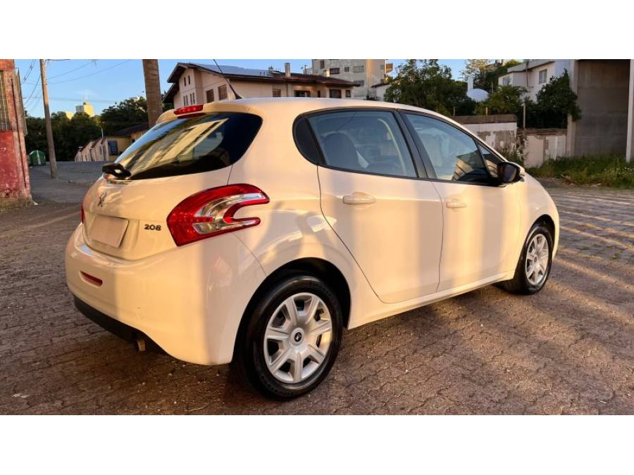 PEUGEOT - 208 - 2013/2014 - Branca - R$ 38.900,00