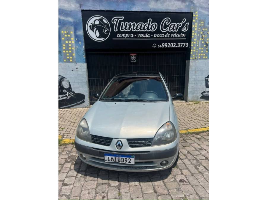 RENAULT - CLIO - 2004/2004 - Prata - R$ 13.500,00