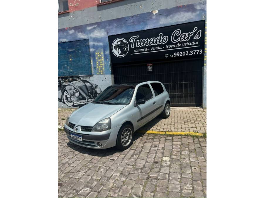 RENAULT - CLIO - 2004/2004 - Prata - R$ 13.500,00
