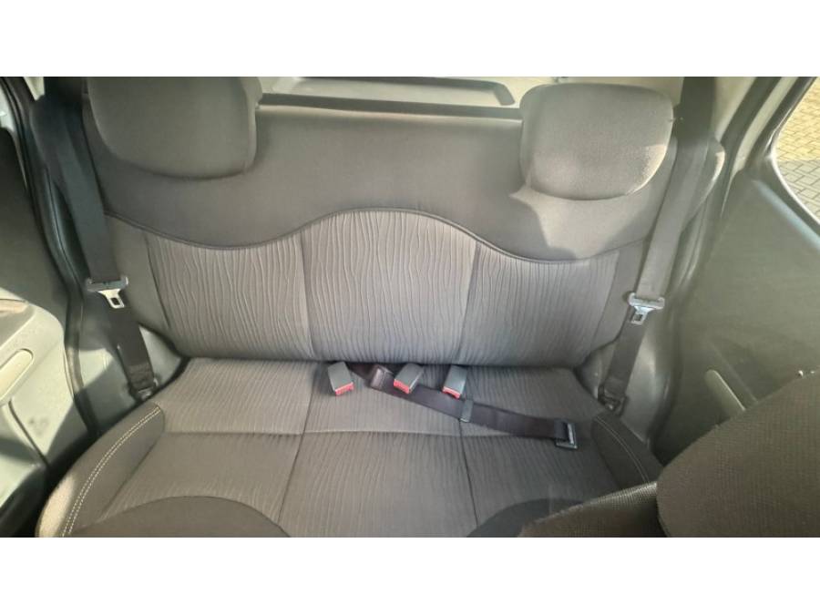 FIAT - UNO - 2010/2011 - Branca - R$ 32.900,00