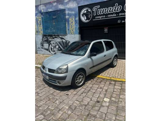 RENAULT - CLIO - 2004/2004 - Prata - R$ 13.500,00