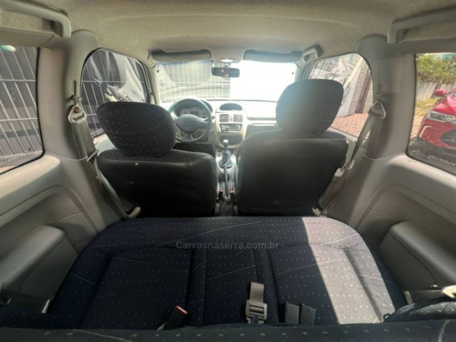 RENAULT - CLIO - 2004/2004 - Prata - R$ 13.500,00