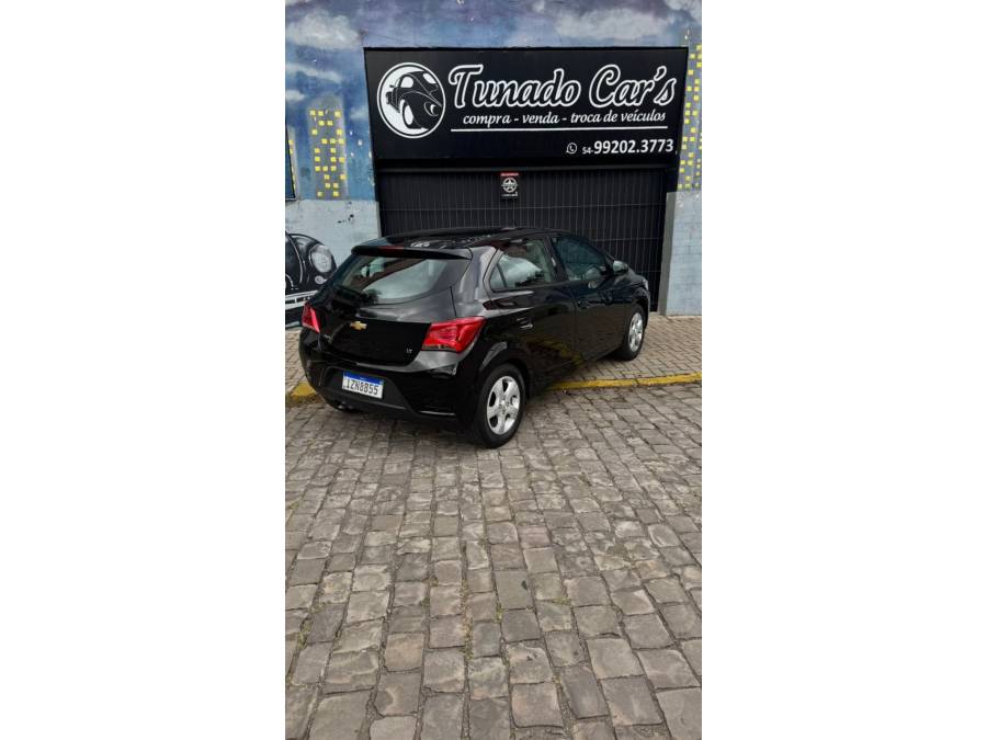 CHEVROLET - ONIX - 2019/2019 - Preta - R$ 62.900,00
