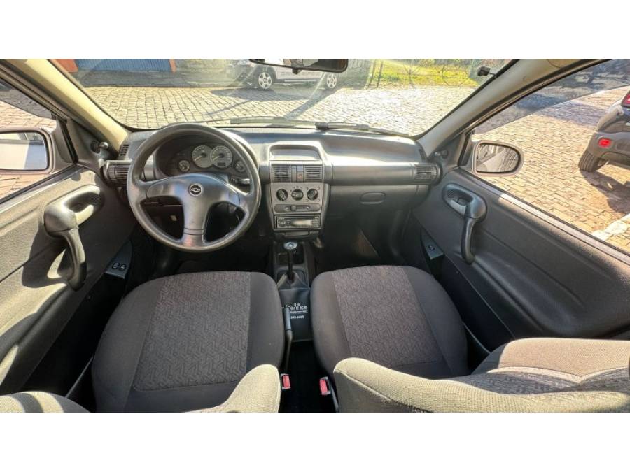 CHEVROLET - CORSA - 2005/2005 - Prata - R$ 26.900,00
